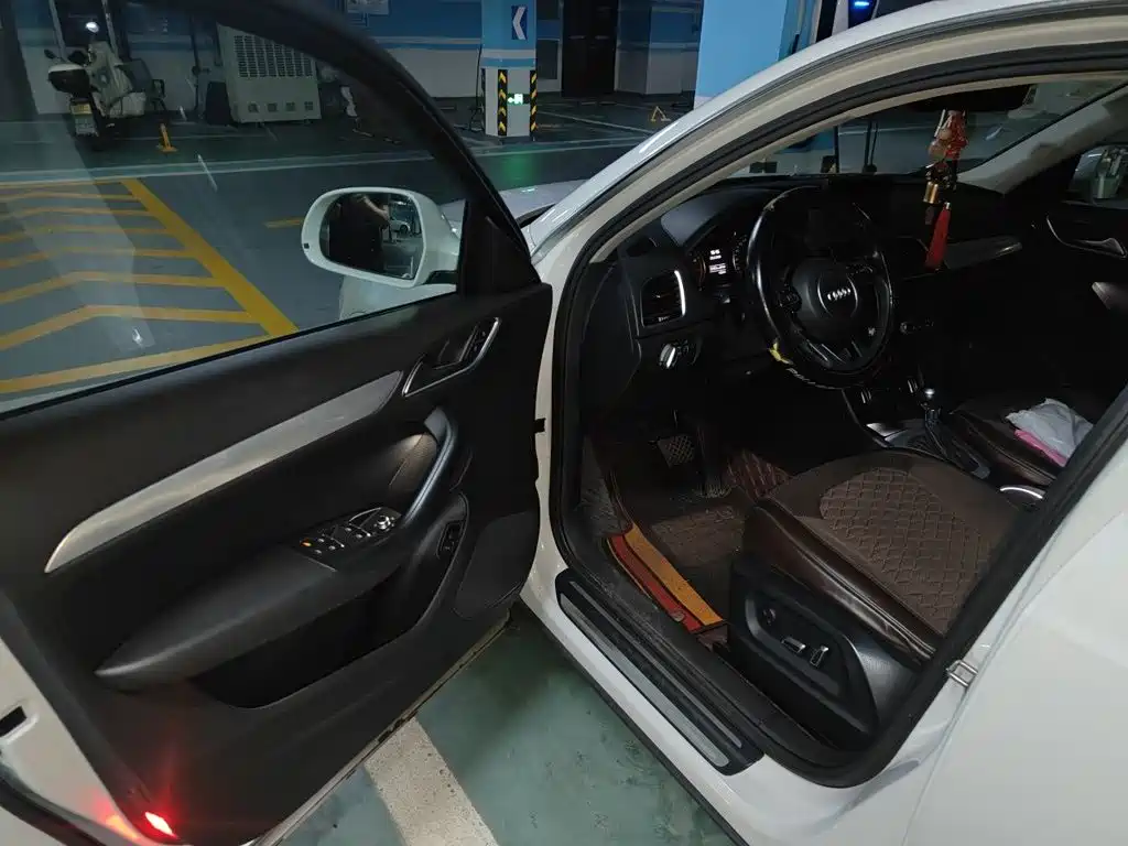 Фото 14 - Audi Q3