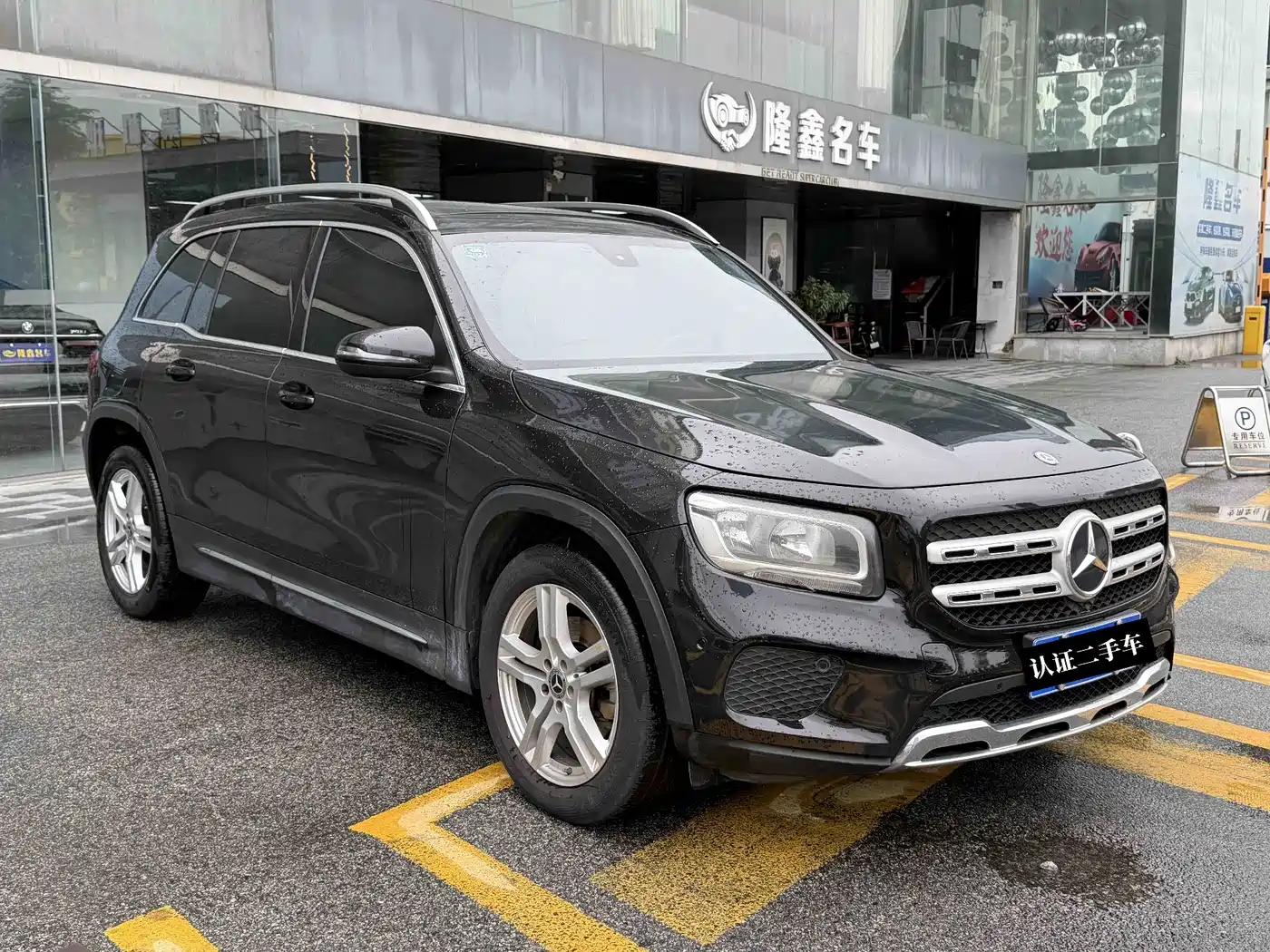 MERCEDES-BENZ GLB