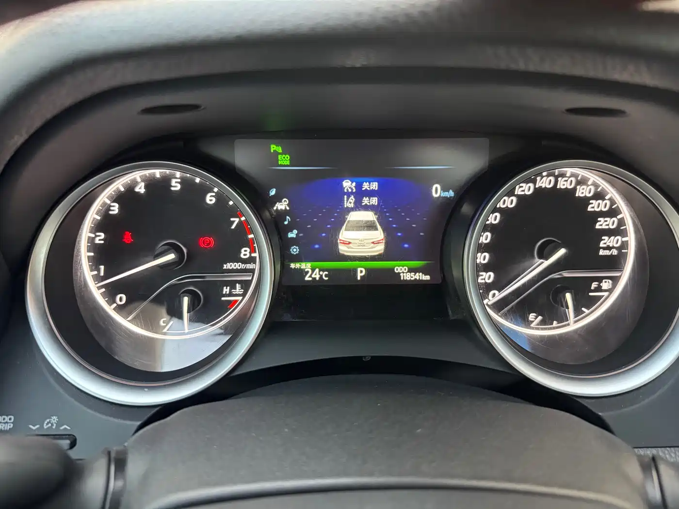 Toyota Camry 2018 2.5G Luxury Edition фото 18