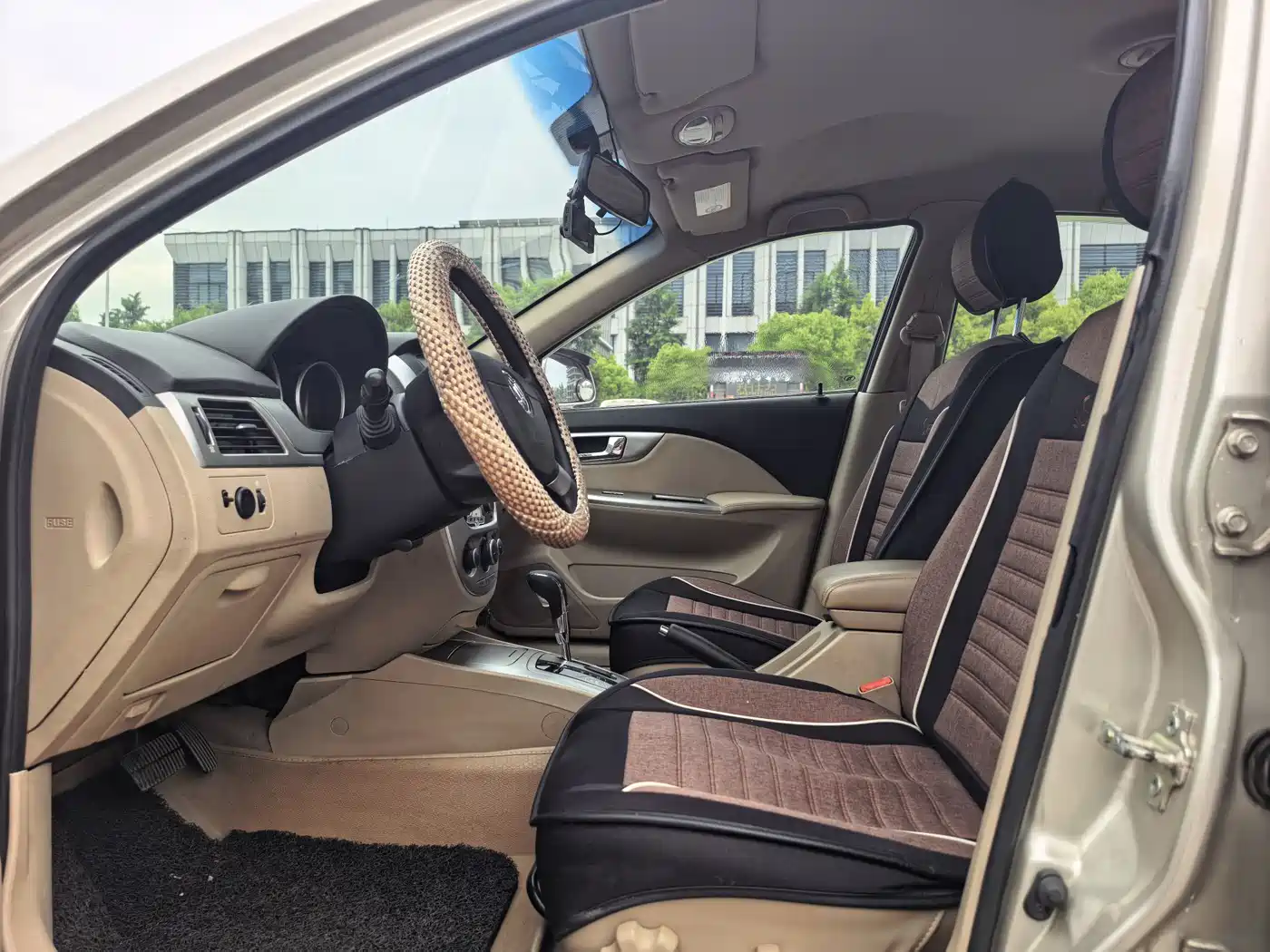 Buick Excelle 2013 1.5L Automatic Classic фото 6