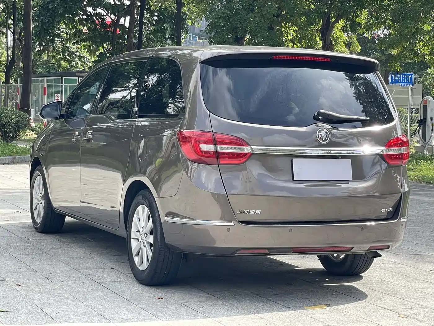 Buick GL8 2014 2.4L CT Luxury Business Comfort фото 15