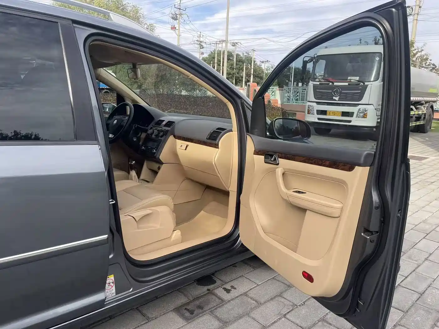 Volkswagen Touran 2009 2008 Model 1.8T Premium Smart Edition Manual 5-Seater