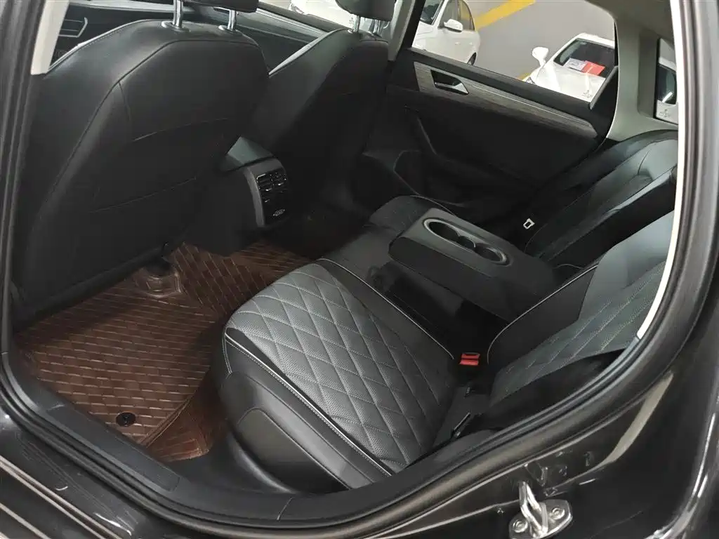 Volkswagen Sagitar 2023 300TSI DSG Surpassing Edition фото 9
