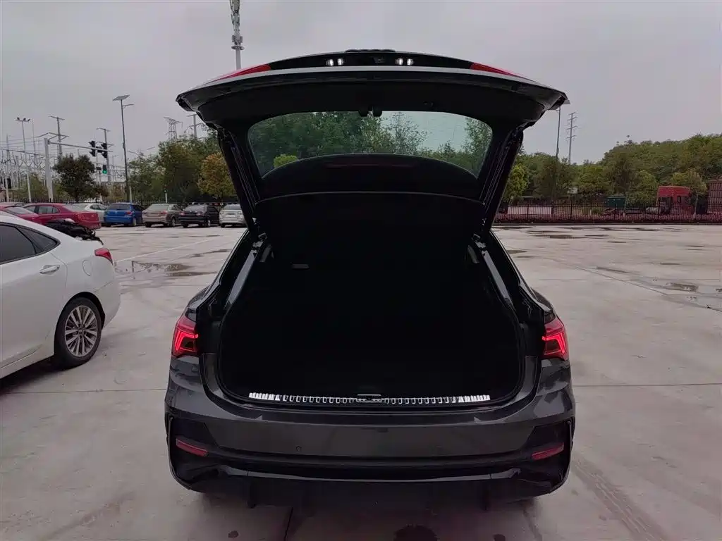 Audi Q3 Sportback 2023 40 TFSI Fashion фото 18