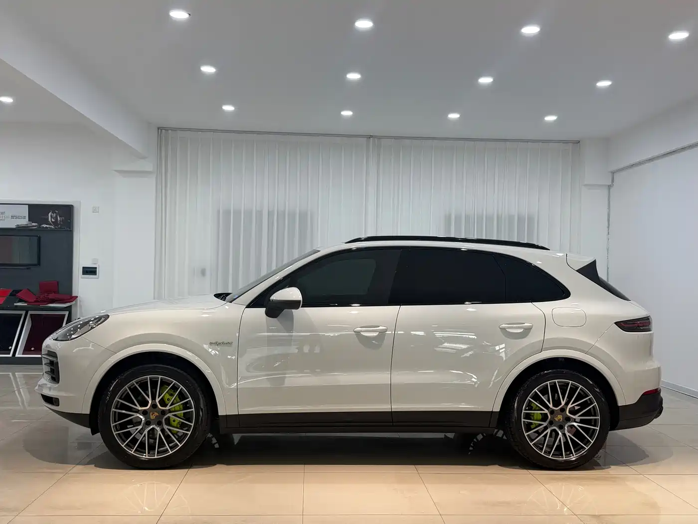 PORSCHE CAYENNE NEW ENERGY