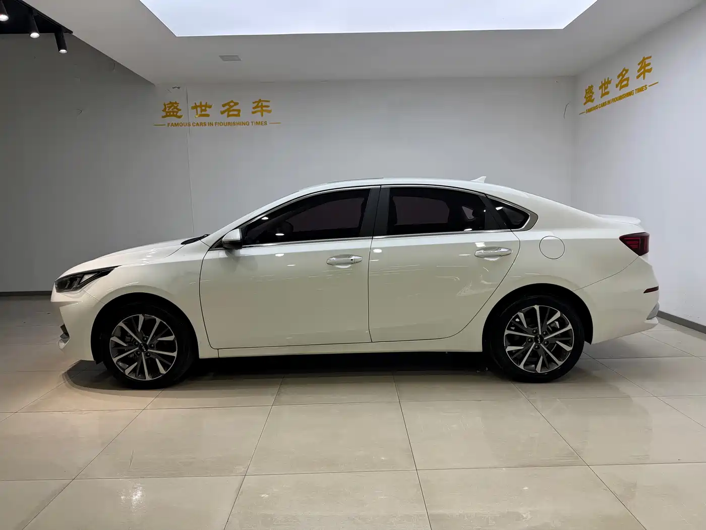 Kia K3 2023 2021 Facelift 1.5L CVT Fashion Edition