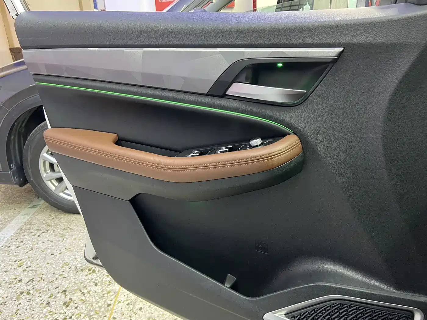 GEELY AUTOMOBILE VISION X6