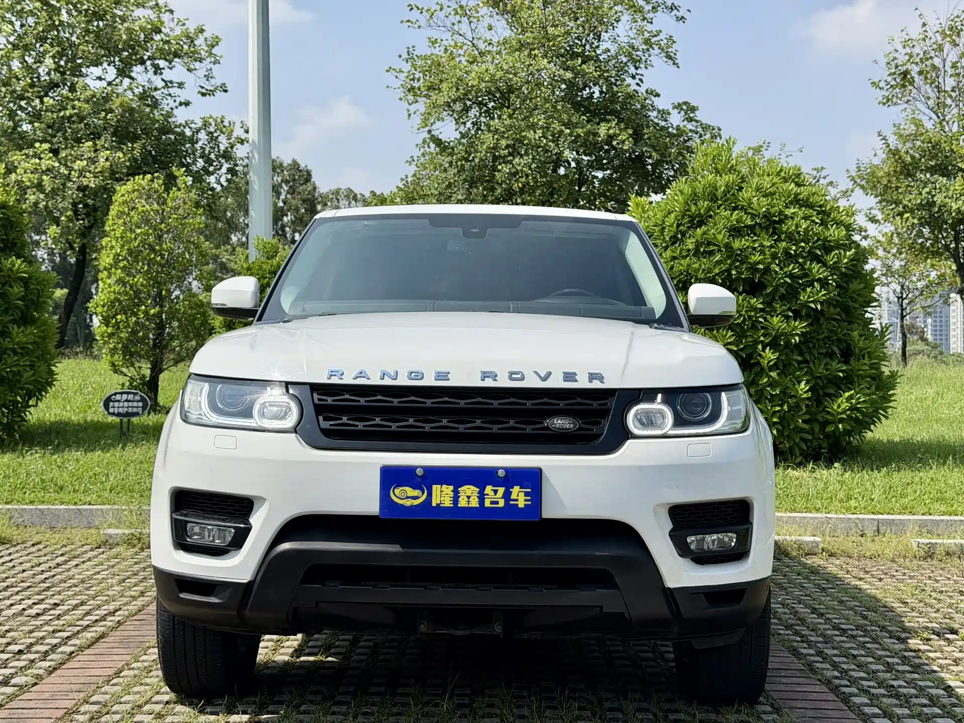 صورة 2 - Land Rover Range Rover Sport