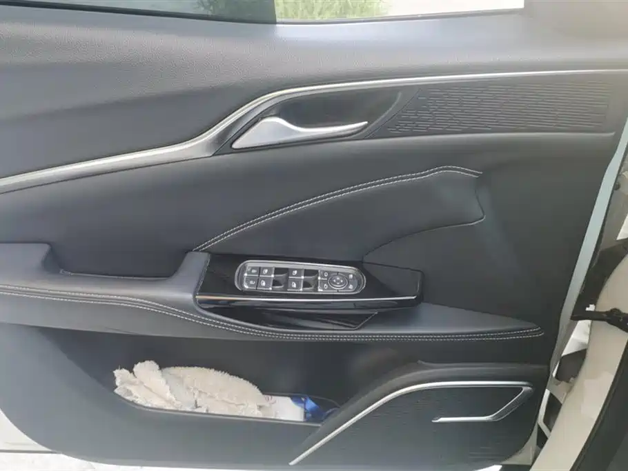 NEZHA AUTOMOBILE NEZHA U