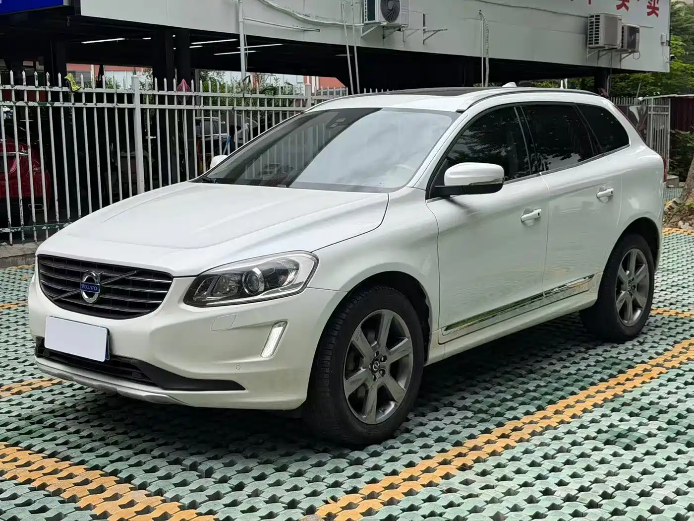 Volvo XC60 (Import) 2014 2015 T6 Momentum