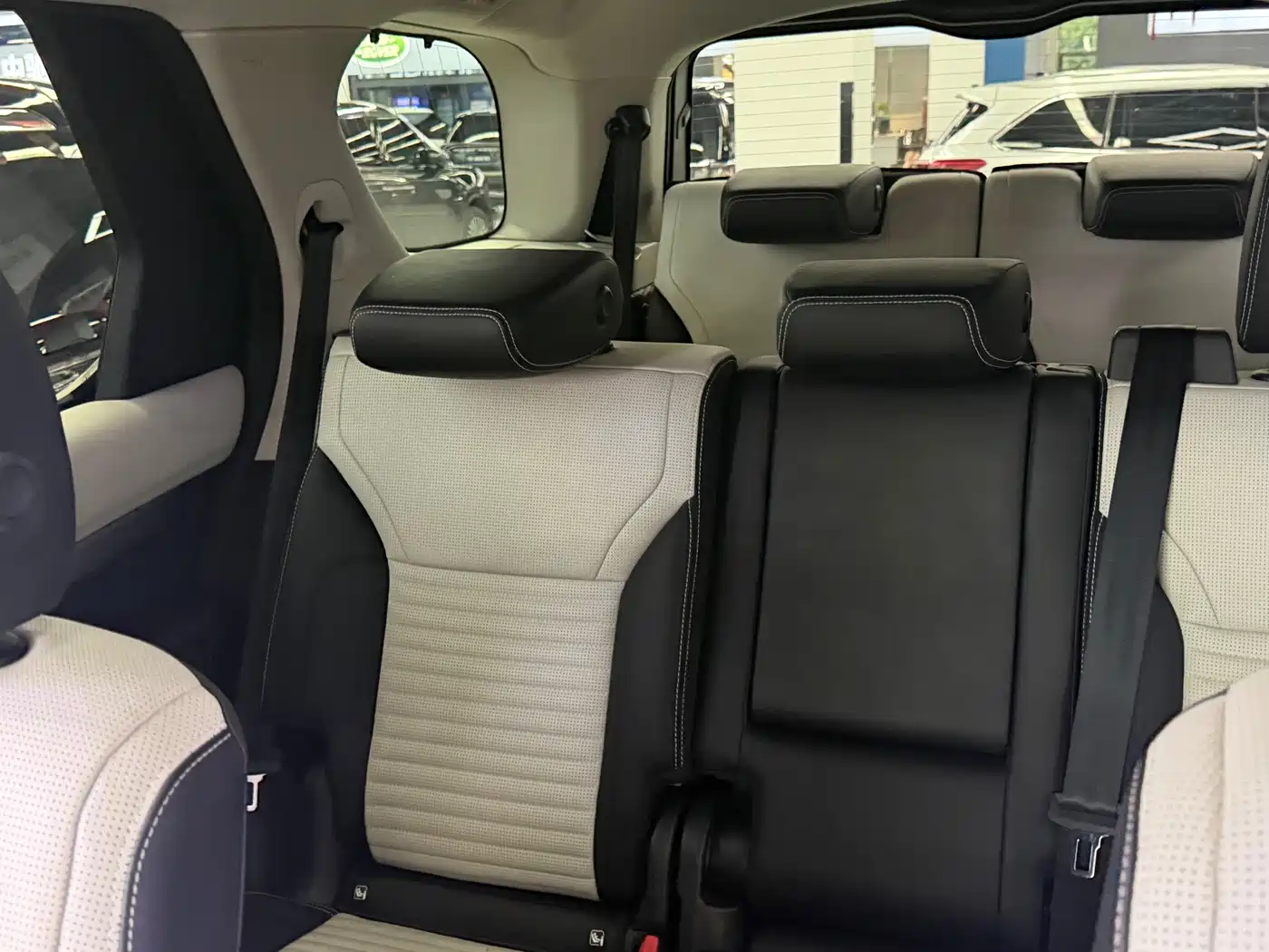 Land Rover Discovery 2023 2024 Model 360PS S