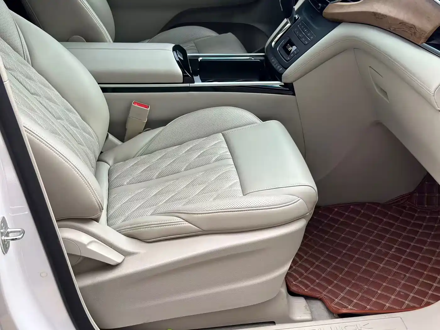 Buick GL8 2018 ES 28T Comfort Type China VI фото 10