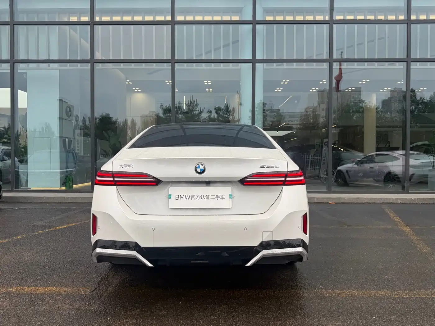 BMW 5 Series 2024 525Li M Sport Package фото 8