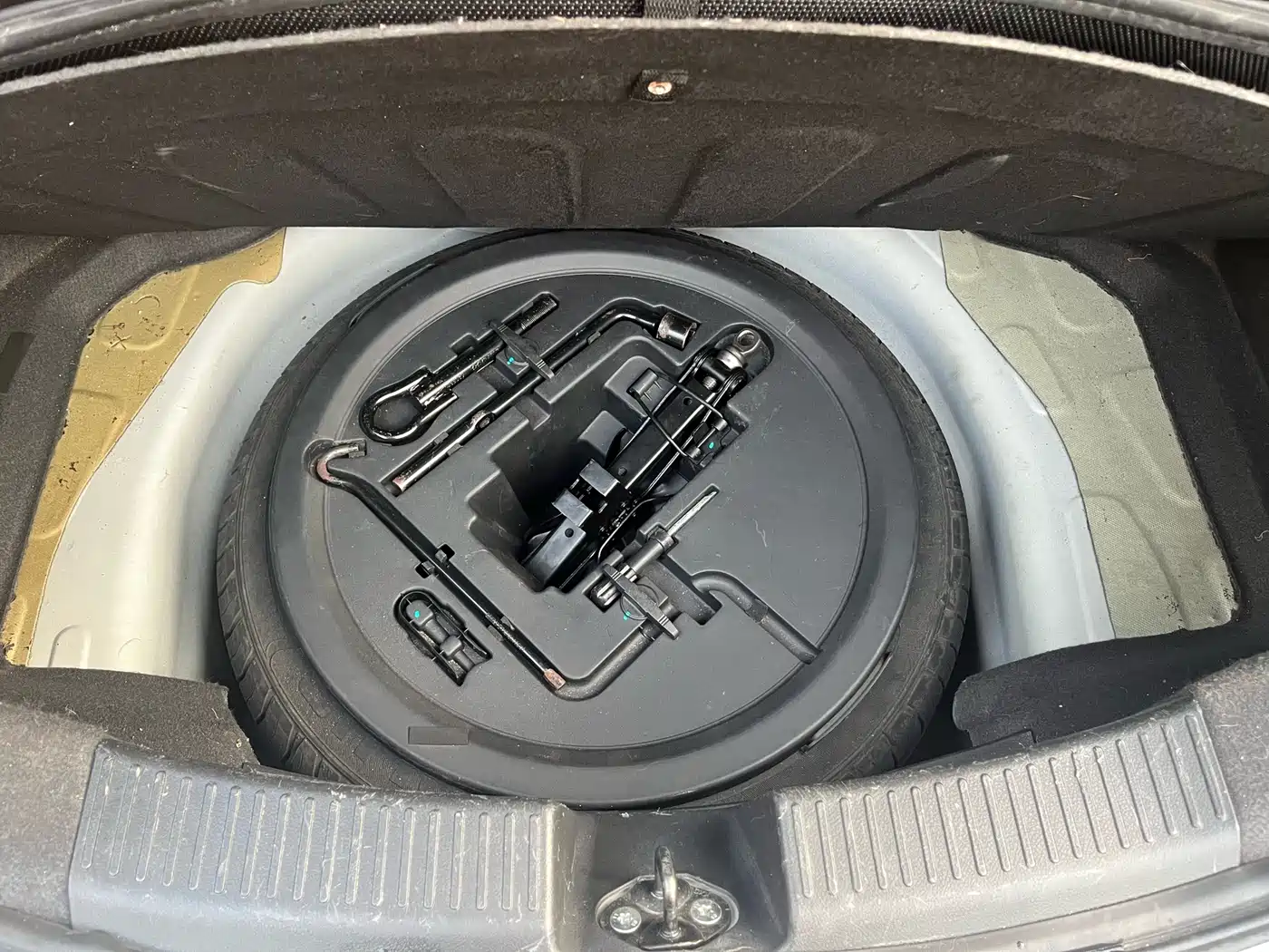 Geely Classic Emgrand 2014 2013 Hatchback 1.5L Manual Progressive