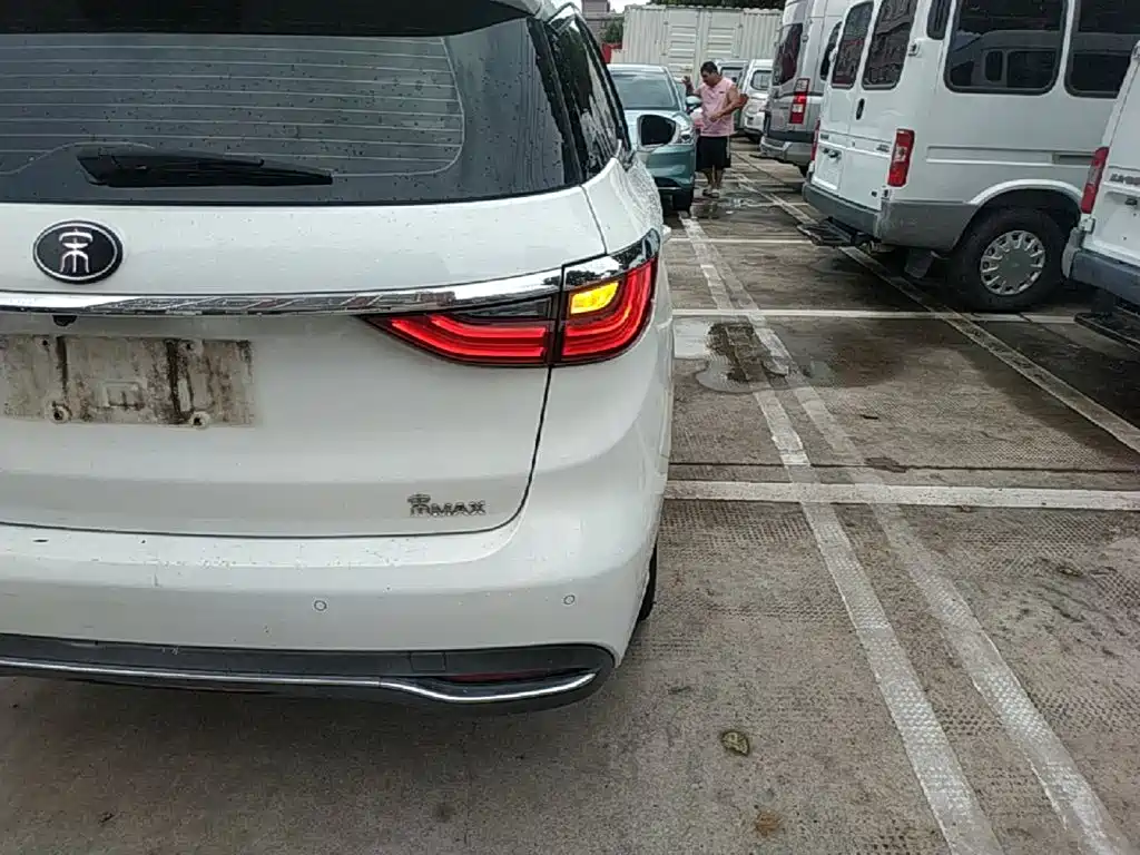 BYD Song MAX 2018 2017 1.5T Manual Smart Luxury 7-Seater