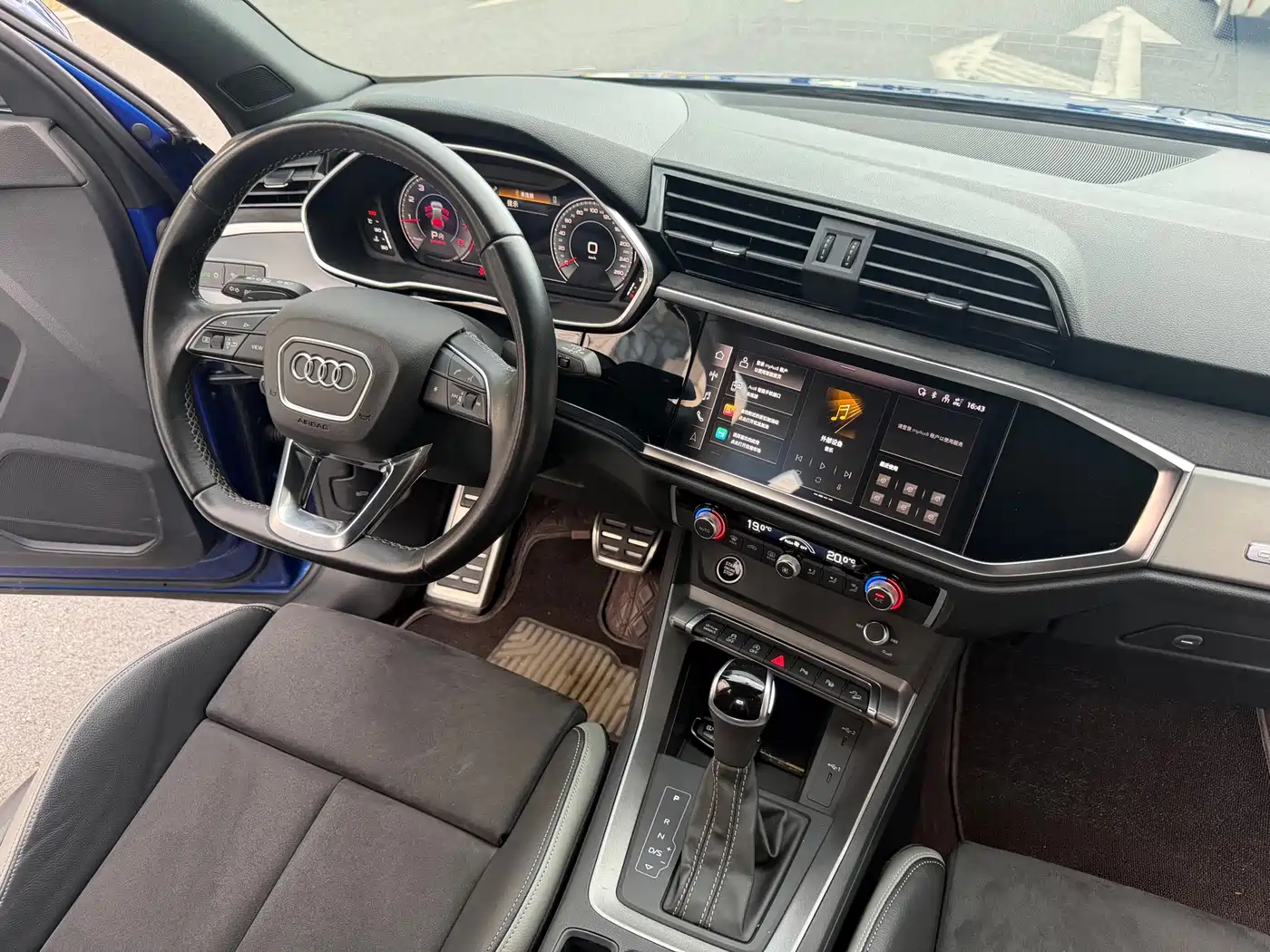 Фото 16 - Audi Q3