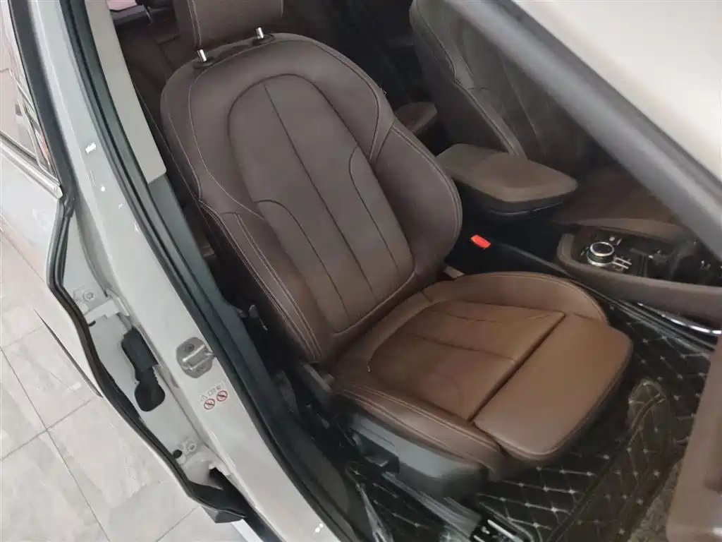 BMW X1 2019 xDrive20Li Premium Model фото 16