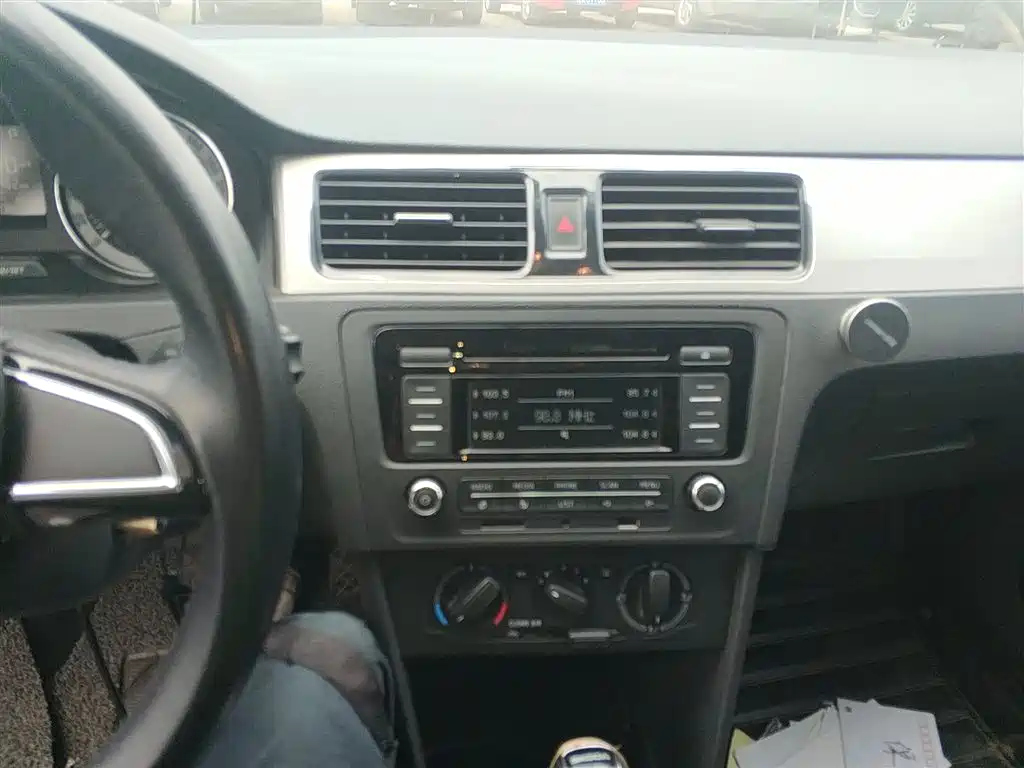 Škoda Rapid 2018 1.6L Automatic Comfort Edition фото 9