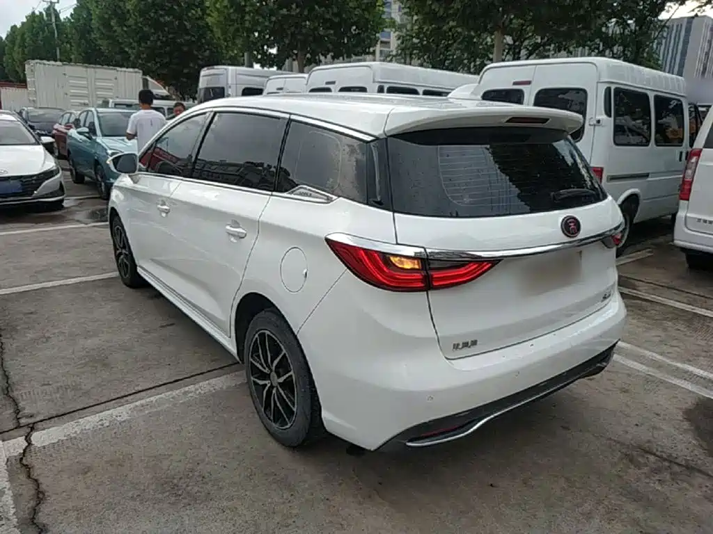 صورة 5 - BYD Song MAX