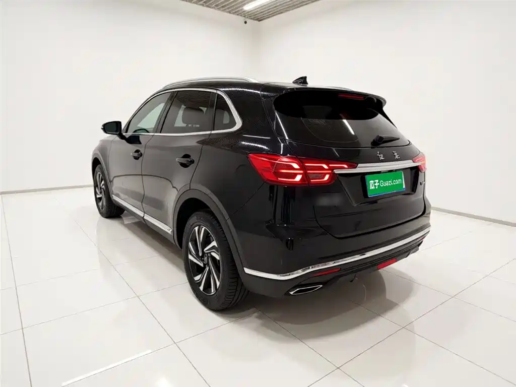 Hongqi HS5 2022 Facelift 2.0T Smart Flag Enjoyment Edition фото 5