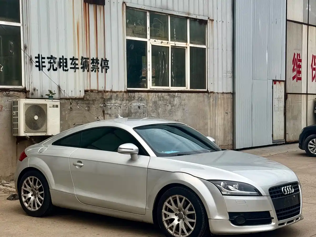 Фото 9 - Audi TT
