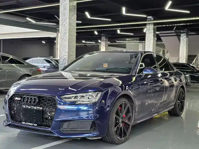 AUDI S4