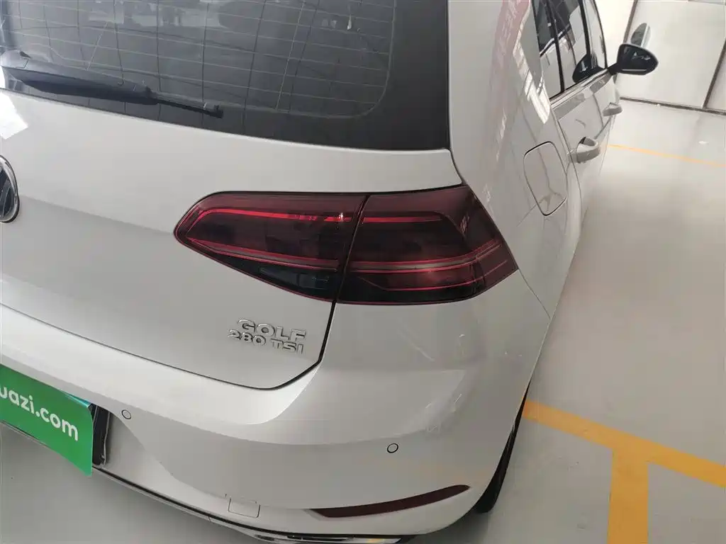 Volkswagen Golf 2020 280TSI DSG Luxury фото 8