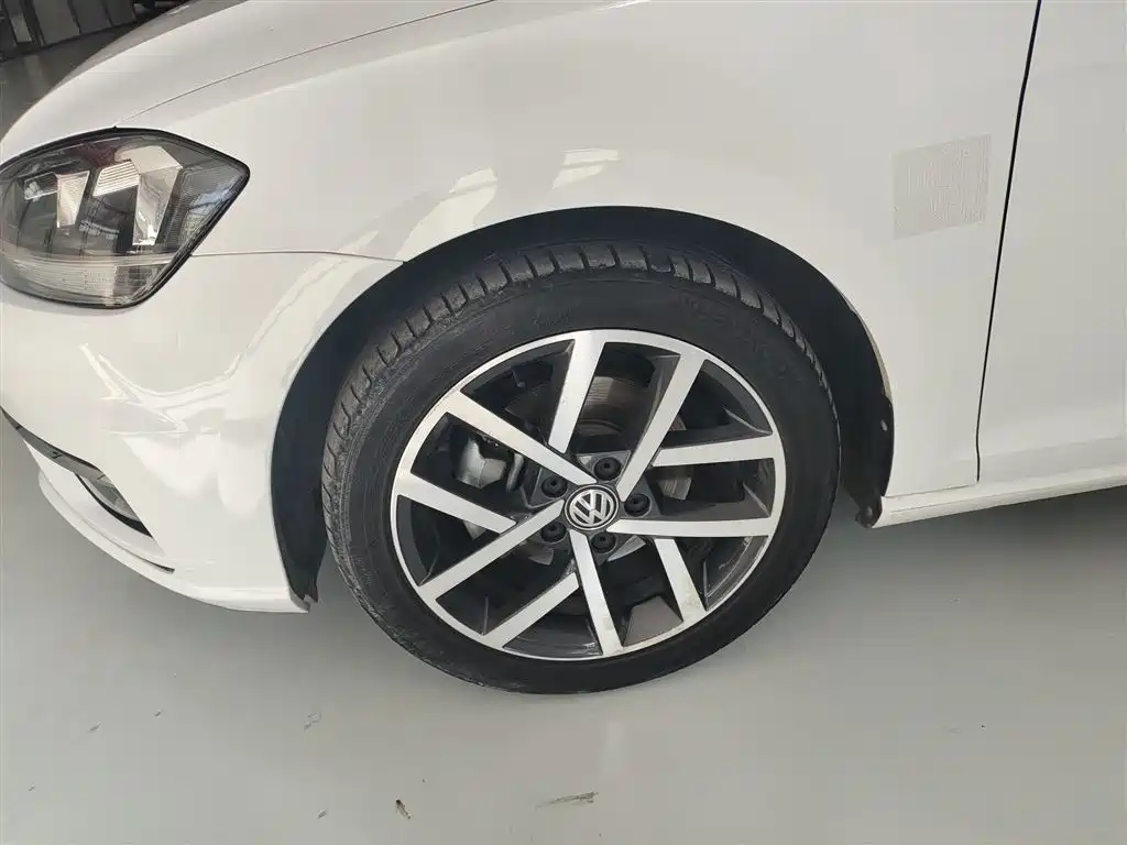 Volkswagen Golf 2020 280TSI DSG Luxury фото 23