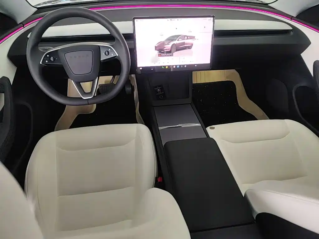 Фото 10 - Tesla Model 3