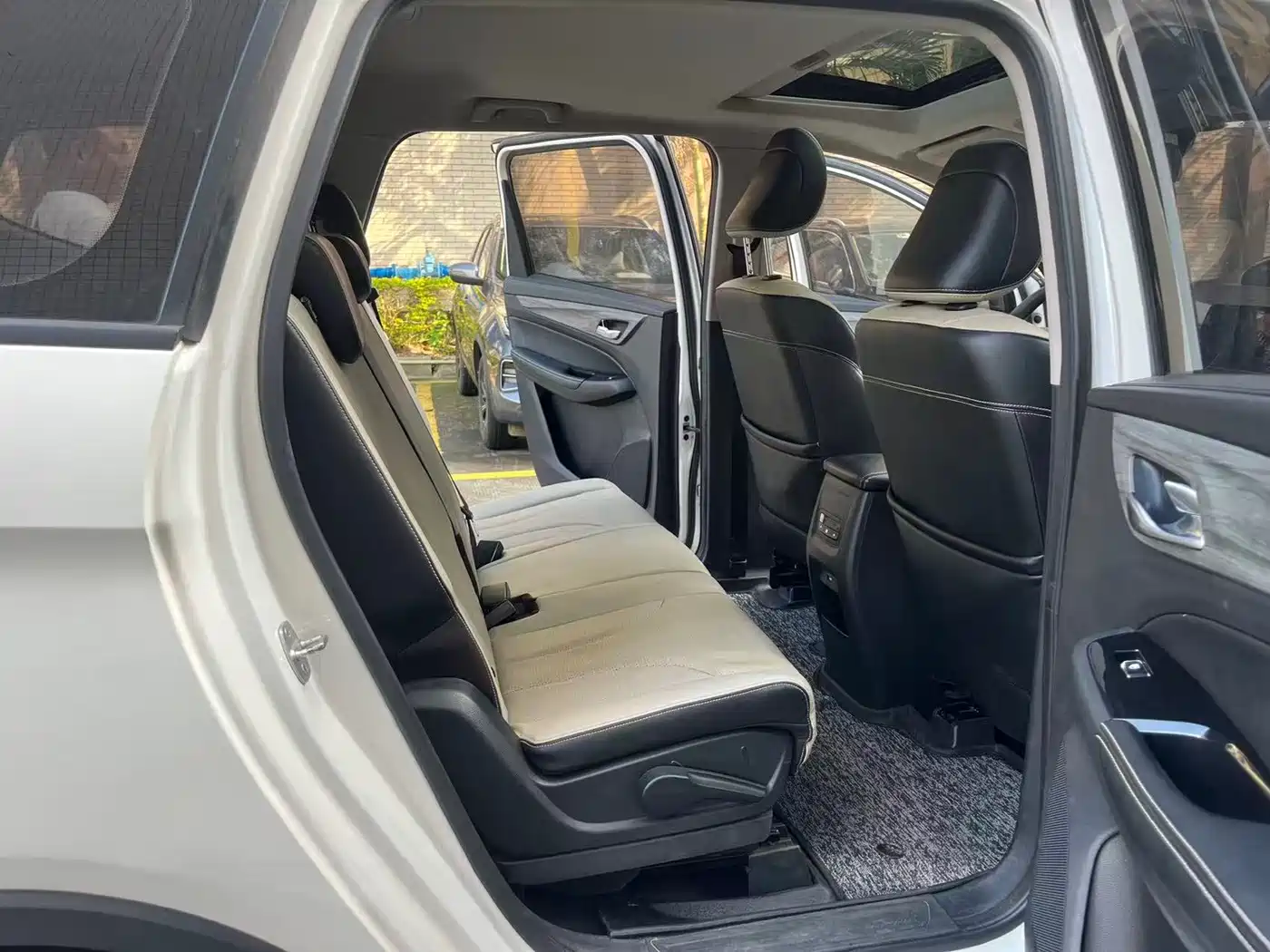 Baojun 730 2019 2019 1.5T CVT Flagship 7-Seater China V
