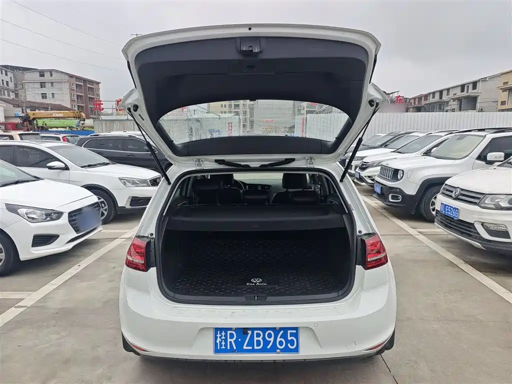 Volkswagen Golf 2016 1.6L Automatic Comfort фото 19