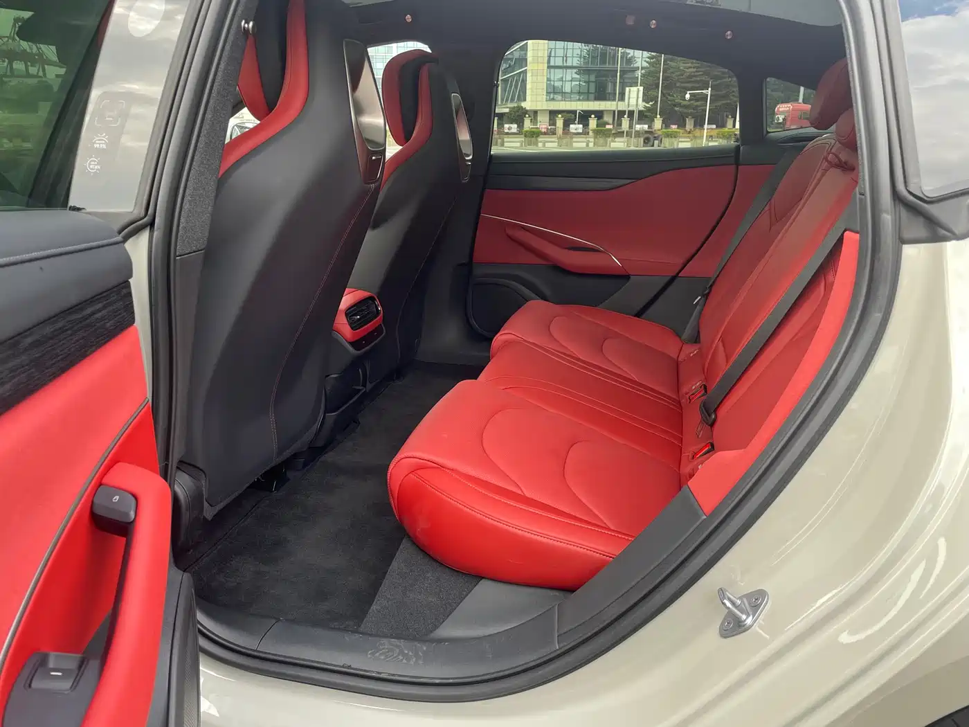 XIAOMI CAR XIAOMI SU7