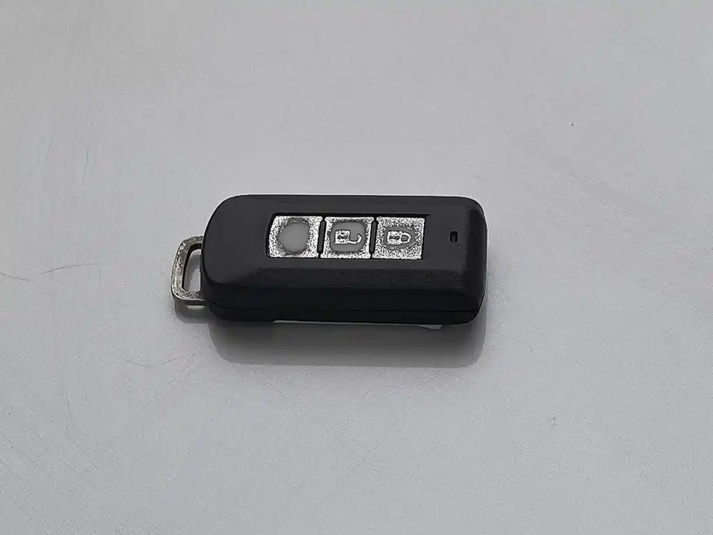 Mitsubishi Outlander (Import) 2012 2012 Outlander 2.4 Fashion Navigation Edition