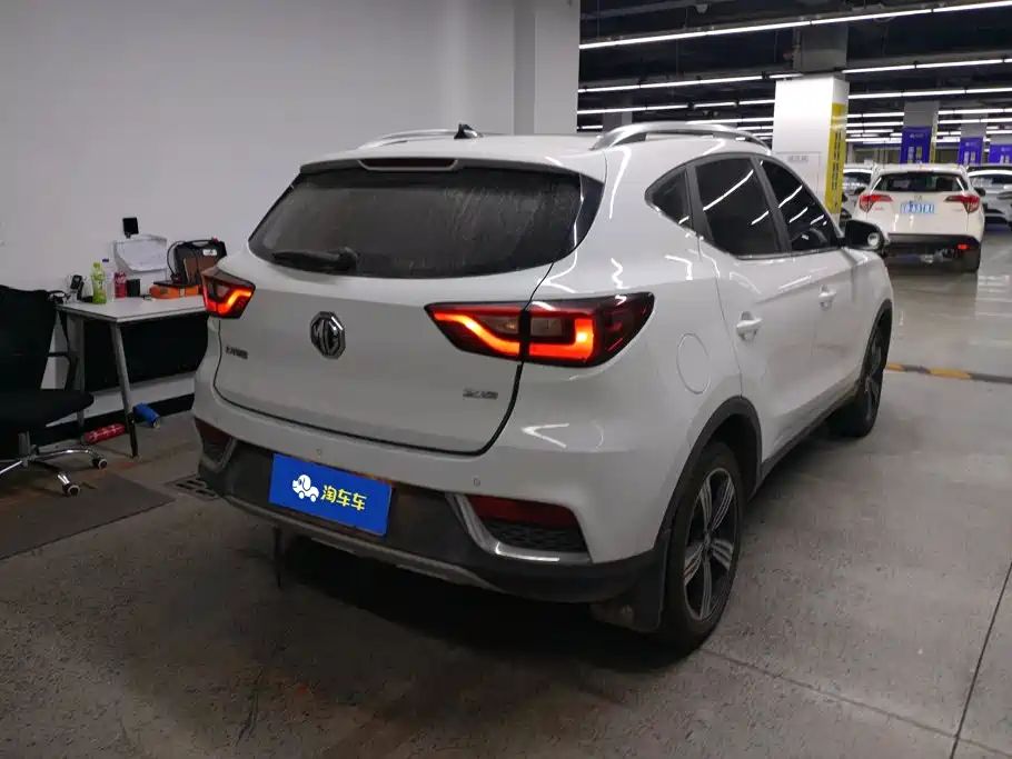 MG ZS 2020 2019 1.5L Manual 65-inch Panoramic Sunroof Global Edition (China VI)
