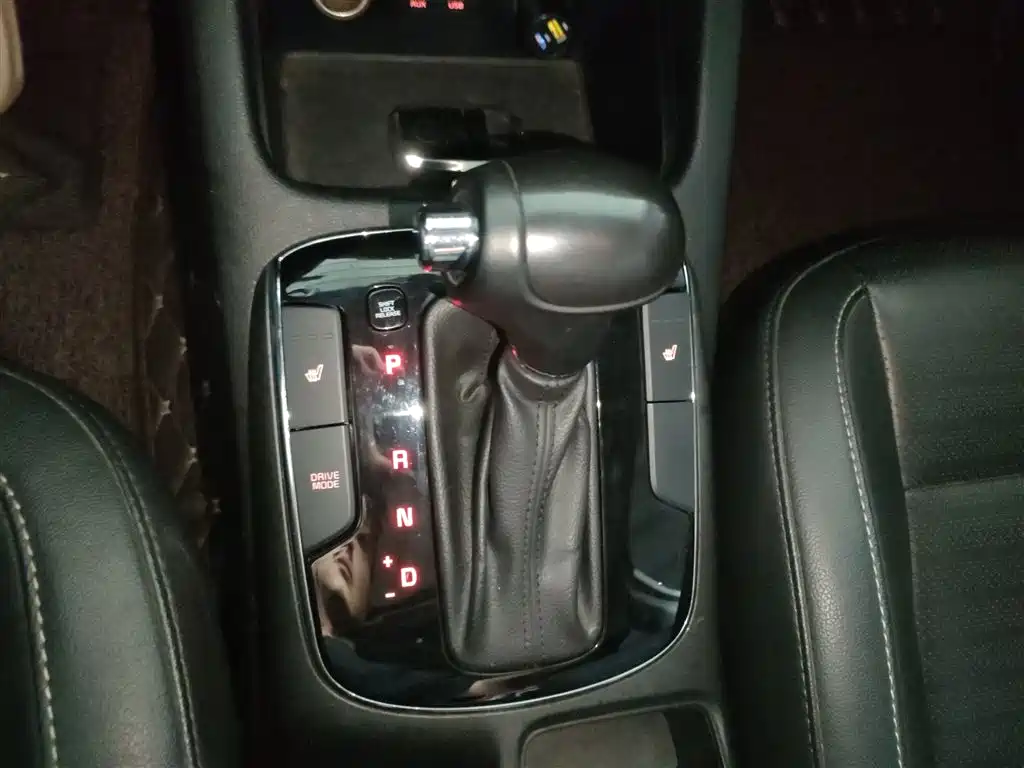 Kia K3 2017 1.6L Automatic 15th Anniversary Special GLS фото 10