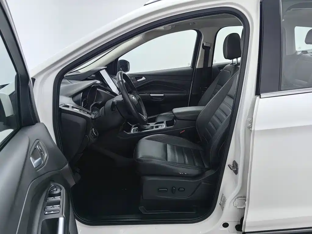 Photo 10 - Ford Kuga