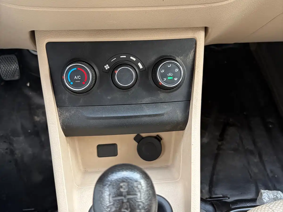 Changan Kuayue Kuayuexing V3 2025 2023 1.3L Gasoline Luxury 5-seater Passenger Van