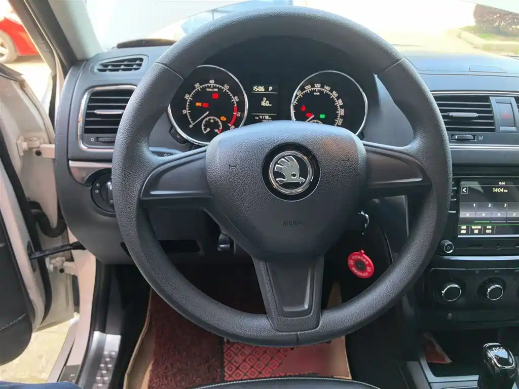 Škoda Yeti 2016 1.4TSI DSG Forward Edition фото 7