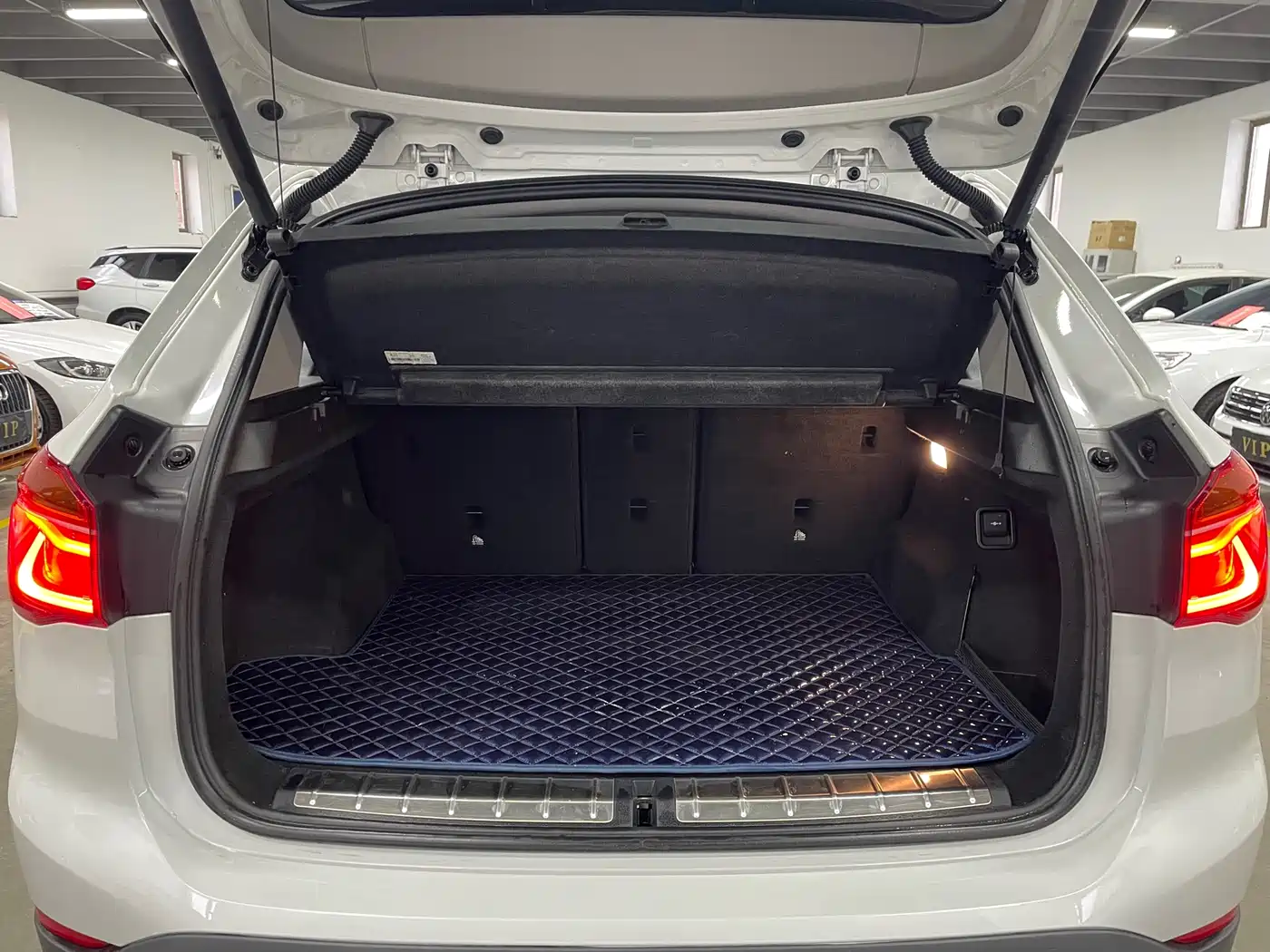 BMW X1 2016 sDrive18Li Premium Model фото 24