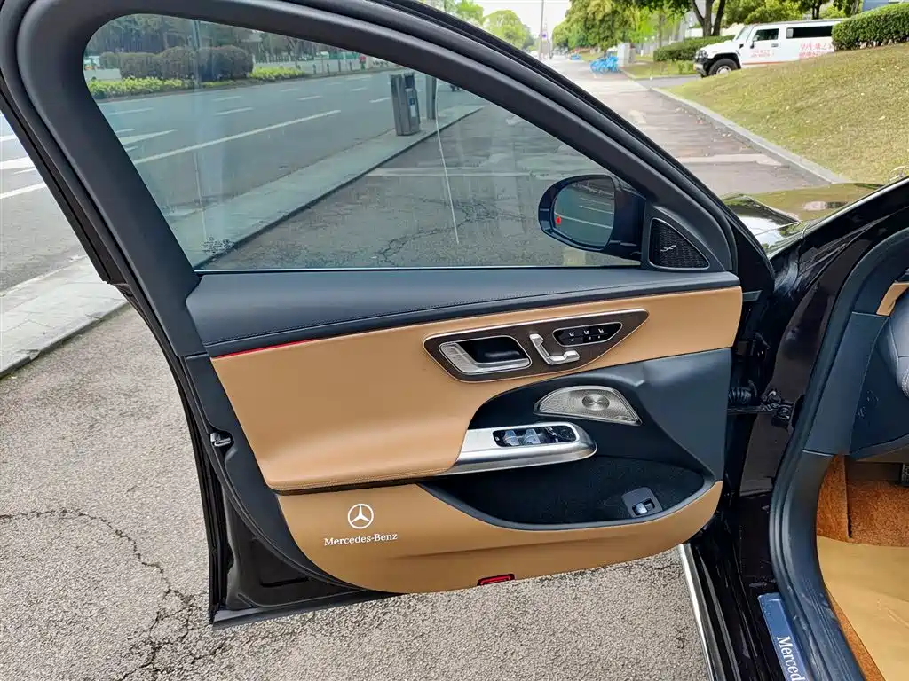 Mercedes-Benz E-Class 2024 Model E 300 L Luxury фото 6