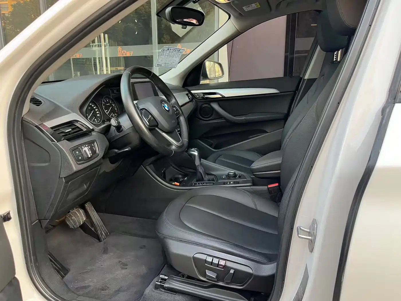 BMW X1 2016 sDrive18Li Premium Model фото 7