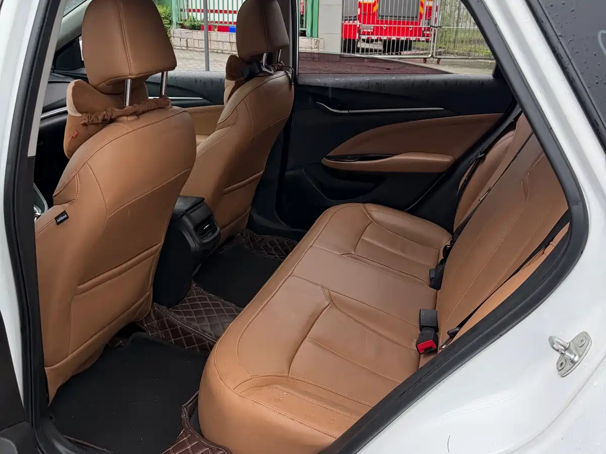 Photo 12 - Buick Excelle