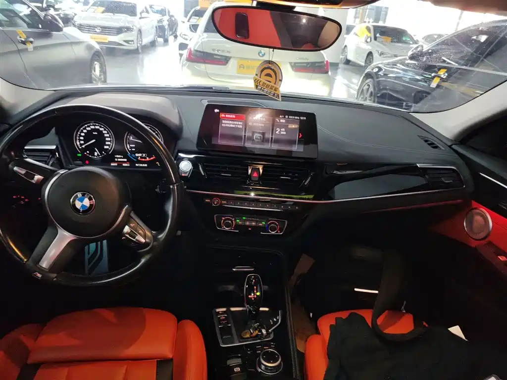 BMW 1 Series 2023 125i M Sport Shadow Edition фото 13