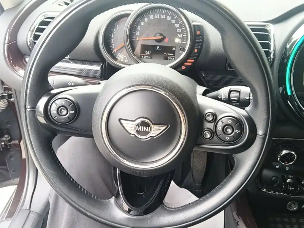 Фото 11 - MINI CLUBMAN