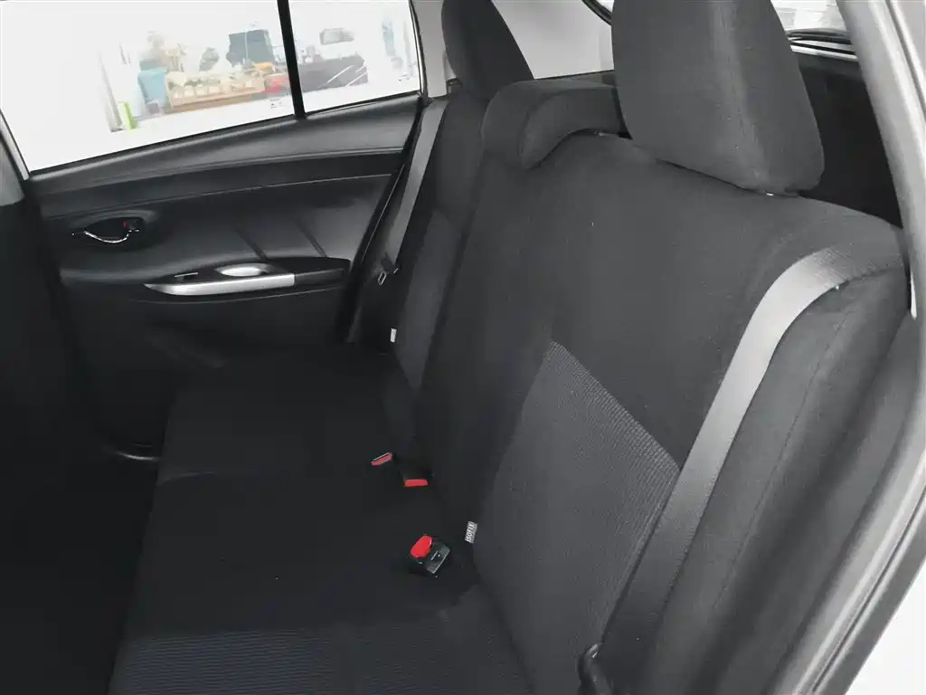 Toyota YARiS L Zhi Xuan 2015 1.5E Auto Charming Edition фото 17
