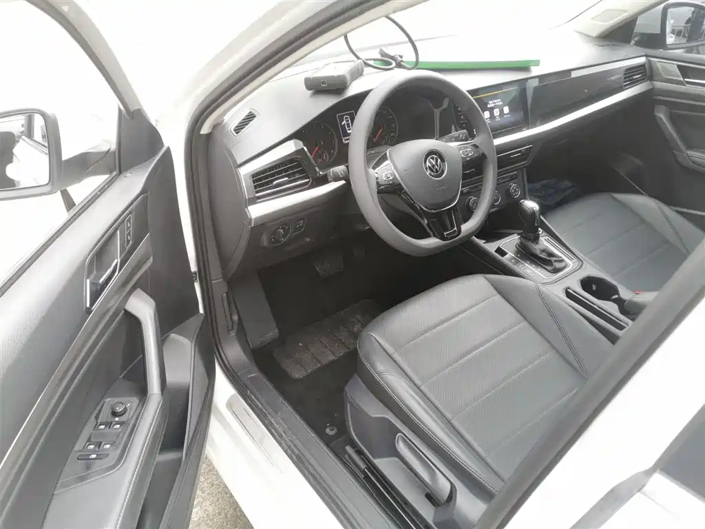 Volkswagen Lavida 2021 1.5L Auto Comfort Edition фото 16