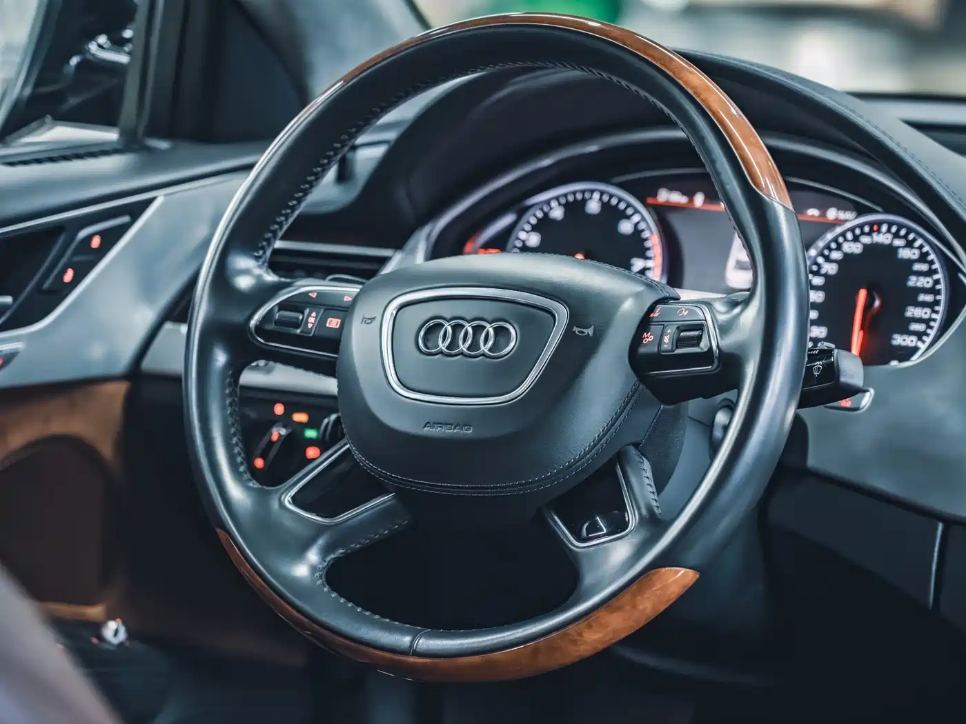 Фото 22 - Audi A8