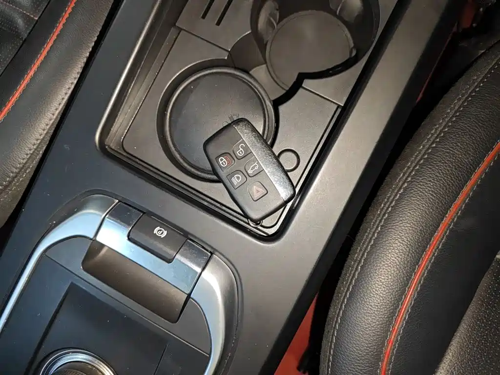 Land Rover Discovery Sport 2019 240PS SE Dynamic Edition China VI фото 9