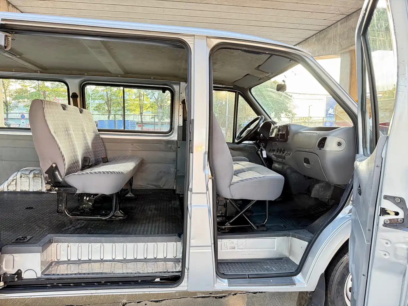 Ford Classic Transit 2014 2013 2.8T Facelift Diesel Standard Short Wheelbase Medium Roof JX493ZLQ4