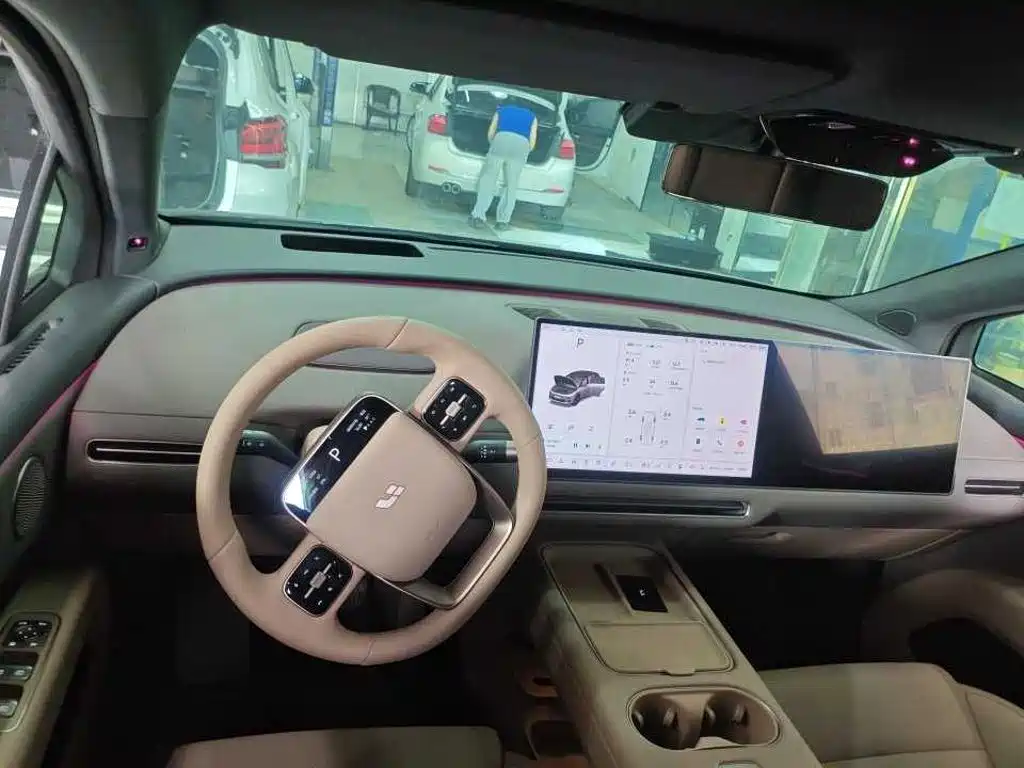 Li Auto i6 2026 2025 2WD Base Model